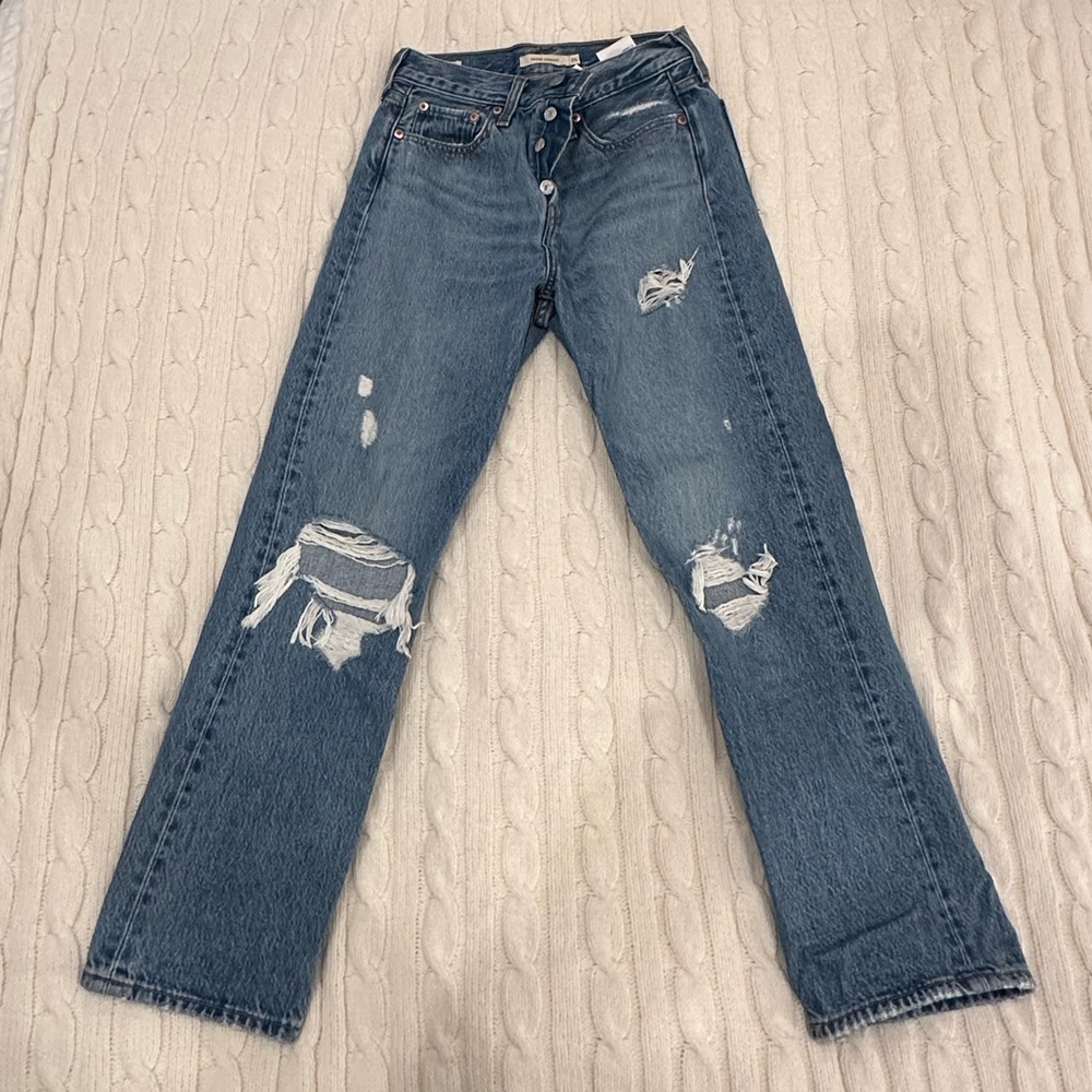 Levi’s Distressed Wedgie Straight Jeans Size 26